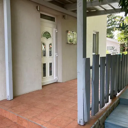 Pentz House דירה